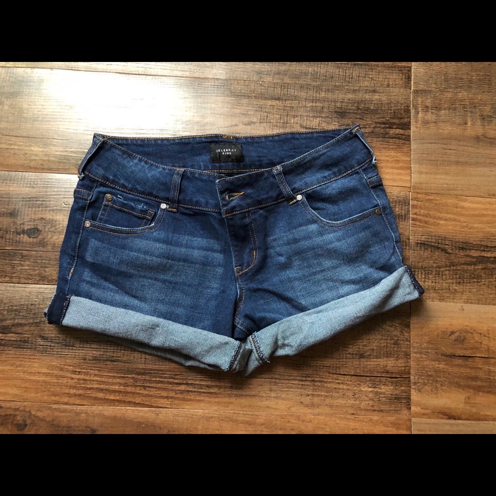 CELEBRITY PINK DENIM JEAN SHORTS SZ 9/29 💙